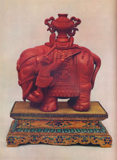 En af et par udskårne rødlak-elefanter, kinesisk, Qianlong-periode, c1765 af Unbekannt