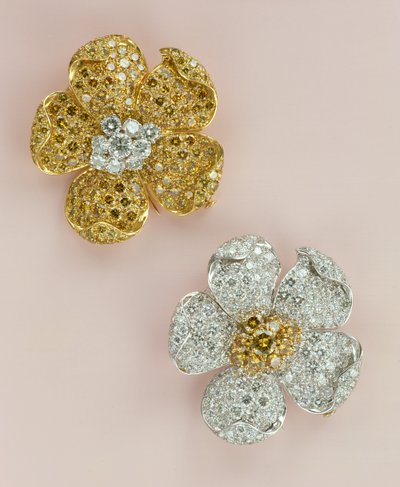 Par brocher med blomsterhoved (diamant) af Unbekannt