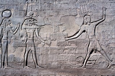 Farao slår sine fjender, Khnum-templet, ptolemæiske og romerske perioder af Unbekannt