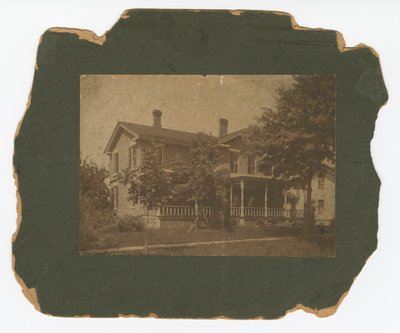 Fotografi af John H. Scott-familiens hjem, 2. juli 1900. af Unbekannt