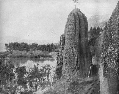 Pillars of Hercules, Columbia River, c1897. af Unbekannt