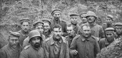 Fanger i et hul, Reims, Første Verdenskrig, april 1917 af Unbekannt