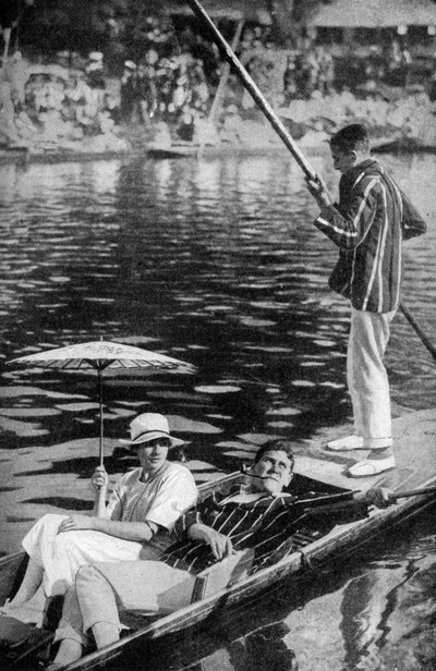 Punting on Themsen, c1922 af Unbekannt