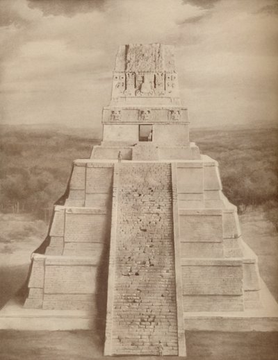Rekonstrueret model af en storslået Maya-tempelpyramide i Tikal, c1935 af Unbekannt