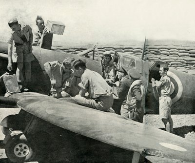 Tankning og genbevæbning af Spitfire-krigere, Malta, Anden Verdenskrig, 1942 1944. af Unbekannt