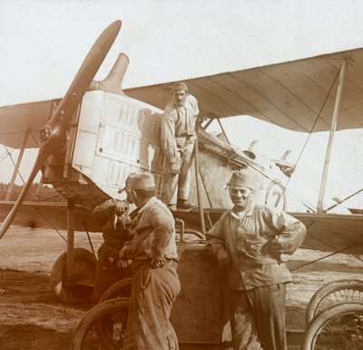 Tankning biplan, c1914-c1918 af Unbekannt