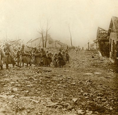 Nødhjælpsinfanteri ved angrebet af Douaumont, det nordlige Frankrig, 1916 af Unbekannt