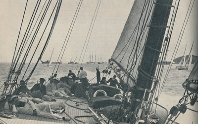 De største britiske raceryachter konkurrerer under Cowes Week, 1937 af Unbekannt
