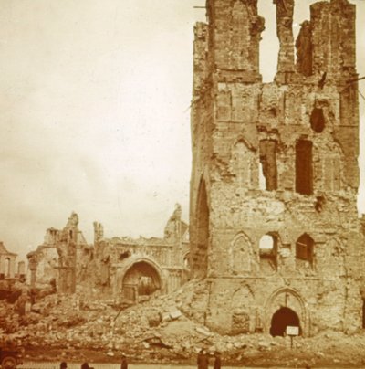 Ruineret katedral, Ypres, Flandern, Belgien, c1914-c1918 af Unbekannt