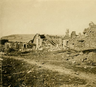Ruinerne af Les Éparges, Nordfrankrig, c1914-c1918. af Unbekannt