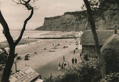 Sands and Old Shanklin Head, Shanklin, I.W., c1920. af Unbekannt