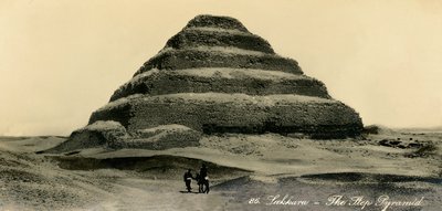Saqqara - Trinpyramiden, c1918-c1939. af Unbekannt