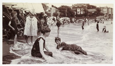 Havbadning, Broadstairs, Kent, c 1913 af Unbekannt