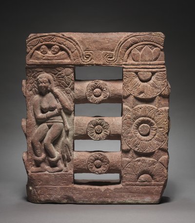 Sektion af monolitisk rækværk med bade- og lotusmedaljoner, ca. 150-250. af Unbekannt