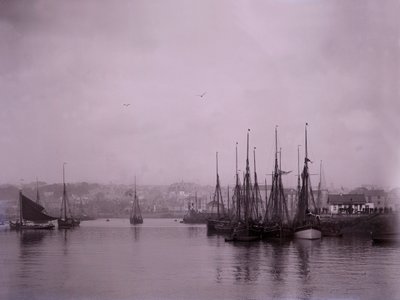 Skibe i havnen i Plymouth i Devon. af Unbekannt