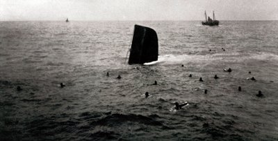 Forlis af den republikanske ubåd B6, august 1936 (s/h foto) af Unbekannt