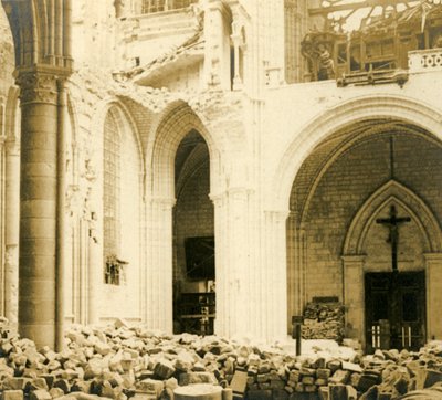 Soissons-katedralen, Soissons, Nordfrankrig, c1914-c1918 af Unbekannt