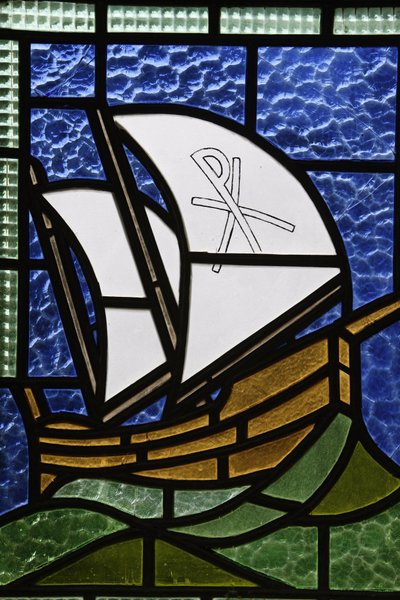 Buntglas in der katholischen Seminarikirche von Beit Jala, Beit Jala, besetztes palästinensisches Gebiet von Unbekannt