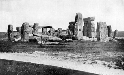 Stonehenge efter restaurering, c1920 af Unbekannt