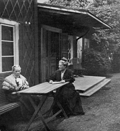 Den svenske forfatter Selma Lagerlöf og hendes mor, Louise, 1909 af Unbekannt