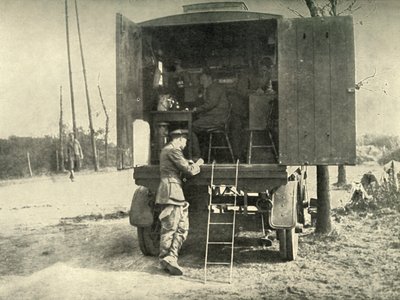 Telefonvogncentral knyttet til R.A.F. Drageballonsektion, 1919. af Unbekannt
