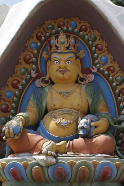 De tusinde Buddhas tempel. Dashang Kagyu Ling menighed. Guddom. Dzambala: Rigdommens Buddha, La Boulaye, Frankrig af Unbekannt