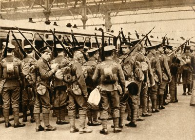 Territorials fra sommerlejren - Terriere, der medriver i Waterloo, 1914-1918, 1933. af Unbekannt