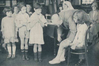 Test af patella-refleksen for indikation af nervøs sygdom, c1935 af Unbekannt