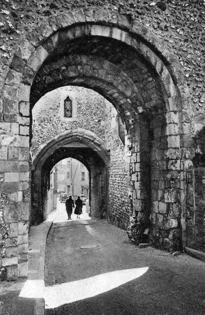 The Barbican Arches, Lewes, East Sussex, c1900-c1920s af Unbekannt