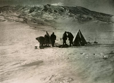 Lejren 7000 fod op ad Erebus-bjerget, 1908, 1909 af Unbekannt