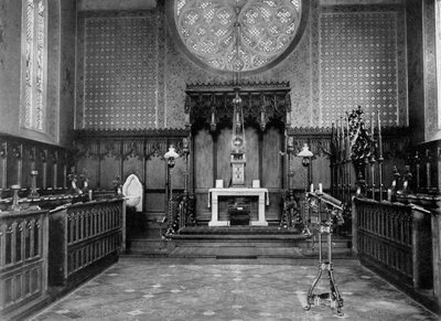 The Chancel, Catholic Apostolic Church, Albury Park, Surrey, 1904 af Unbekannt