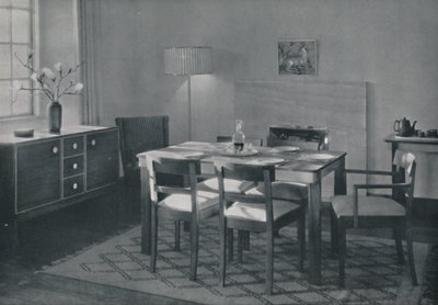 The Dining Room - Valnød- og platanmøbler, 1942. af Unbekannt