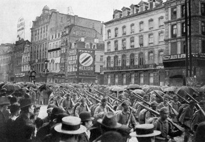 Den tyske hær marcherer gennem Bruxelles, Første Verdenskrig, c1914 1920 af Unbekannt
