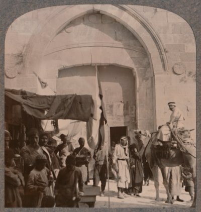 Jaffa-porten lukkede og viser Needles Eye, Jerusalem, c1900 af Unbekannt