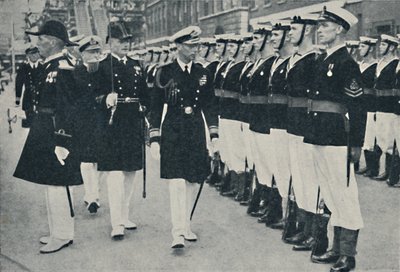 Kongen åbner Navy Week i Portsmouth, c1935, 1937. af Unbekannt