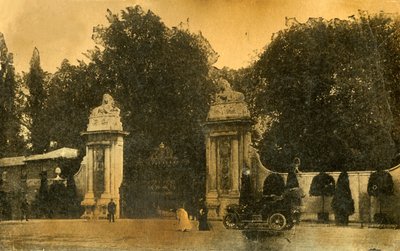 The Lion Gates, Hampton Court, London, 1910. af Unbekannt