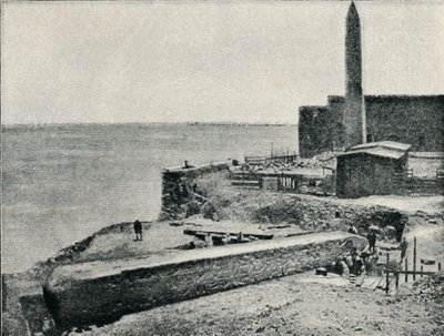 Nålen liggende, da den faldt i Alexandria, 1877, 1910 af Unbekannt