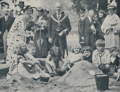 Dronningen åbner en legeplads, 1936, 1937. af Unbekannt