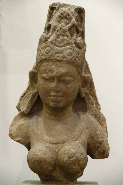 Victoria and Albert Museum. nisse. 800-900. Pratihara periode. sandsten. Centralindien (Madhya Pradesh). Det Forenede Kongerige af Unbekannt