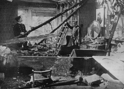 Interiøret af et af de ødelagte huse i Southend, 1915 af Unbekannt