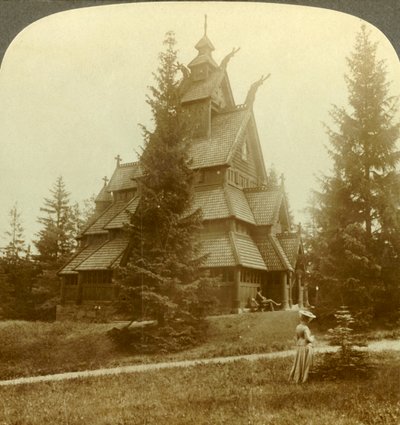 Den gamle kirke i Gol, en malerisk 12. århundrede. Bygning ved Osoarshal, Norge, c1905. af Unbekannt