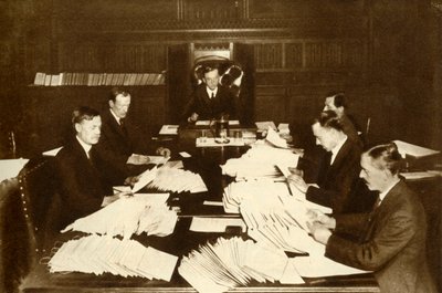 Scenen i Lord Chancellors kontor...Generalvalg, 1923, 1935. af Unbekannt