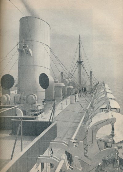 Top Deck of the Strathmore med moderne redningsbåde, 1936 af Unbekannt