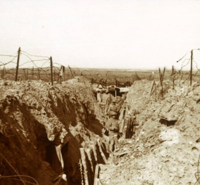 Skyttegrave, c1914-c1918 af Unbekannt