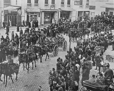 Tyrkisk artilleri forlader Konstantinopel i aktiv tjeneste, 1915 af Unbekannt