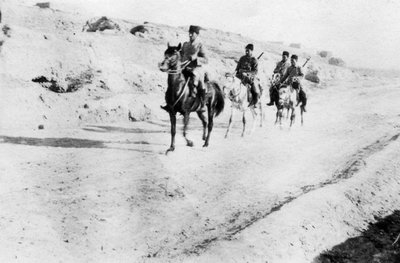 Tyrkiske soldater forlader Mosul, Mesopotamien, 1. verdenskrig, 1918 af Unbekannt