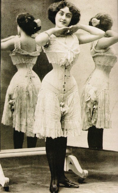 Victoriansk korset, slutningen af 1890
