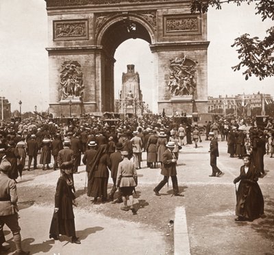 Sejrsfejring, civile ved Triumfbuen, Paris, Frankrig, juli 1919. af Unbekannt