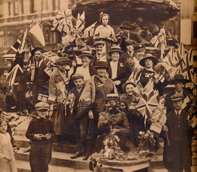 Sejrsfejring under Eros, Piccadilly, London, 1918, 1938 af Unbekannt