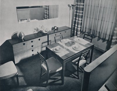 Udsigt i stue-spisestuen designet af Gilbert Rohde, 1936 af Unbekannt